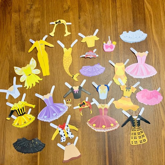 EMMA WIGGLE The Wiggles Dress Up Emma Paper Doll & Clothing Wardrobe Dressups - Picture 4 of 11